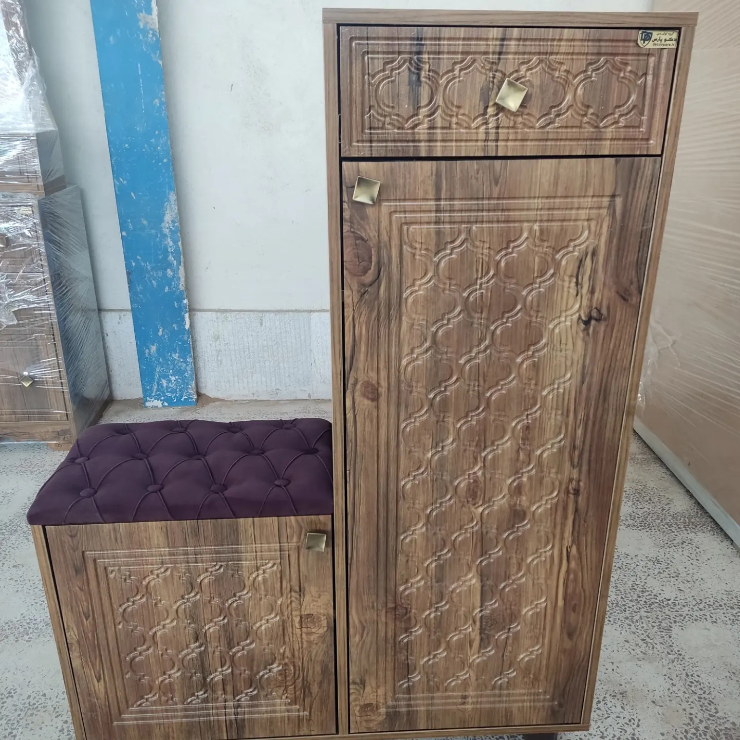 جاکفشی نیمکتی مدل نیما