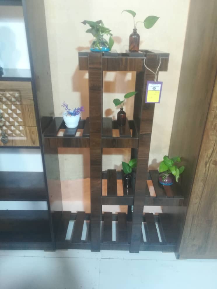 جا گلدانی