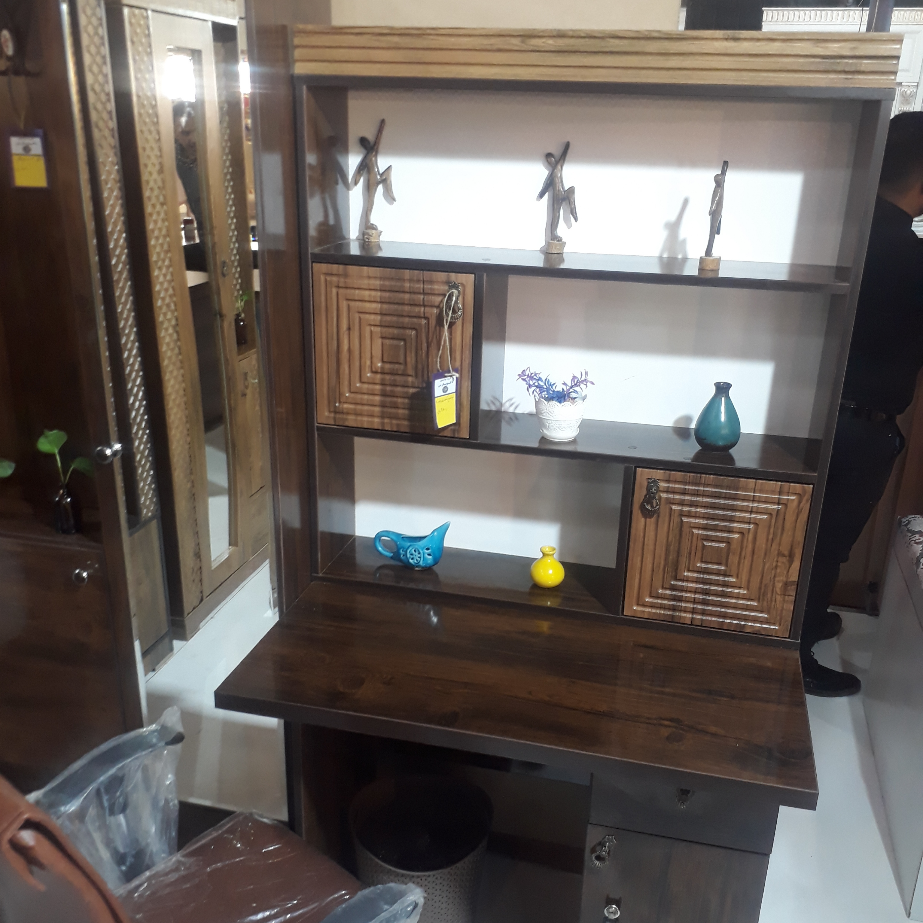 میز کتابخانه دار