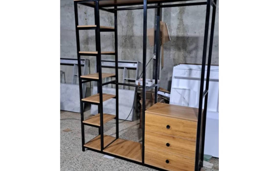 توضیحات مربوط به رگال لباسی. جاکفشی دارای سه کشو قابل سفارش در رنگ های سفید . بتنی .کاج و طلایی