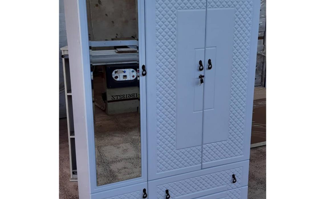 کمد لباسی